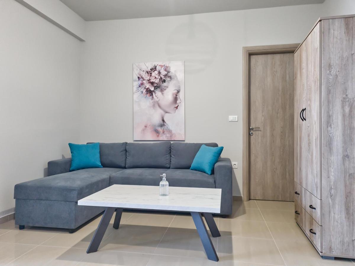 Epipleon Luxury Suites -106- Δωμάτιο 40Τμ Με Βεράντα 45Τμ Μπροστά Στην Θάλασσα นาฟปาคตอส ภายนอก รูปภาพ
