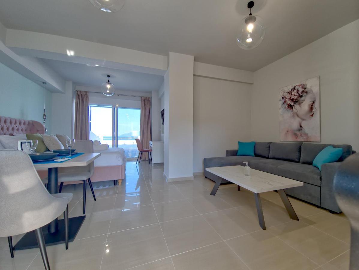 Epipleon Luxury Suites -106- Δωμάτιο 40Τμ Με Βεράντα 45Τμ Μπροστά Στην Θάλασσα นาฟปาคตอส ภายนอก รูปภาพ