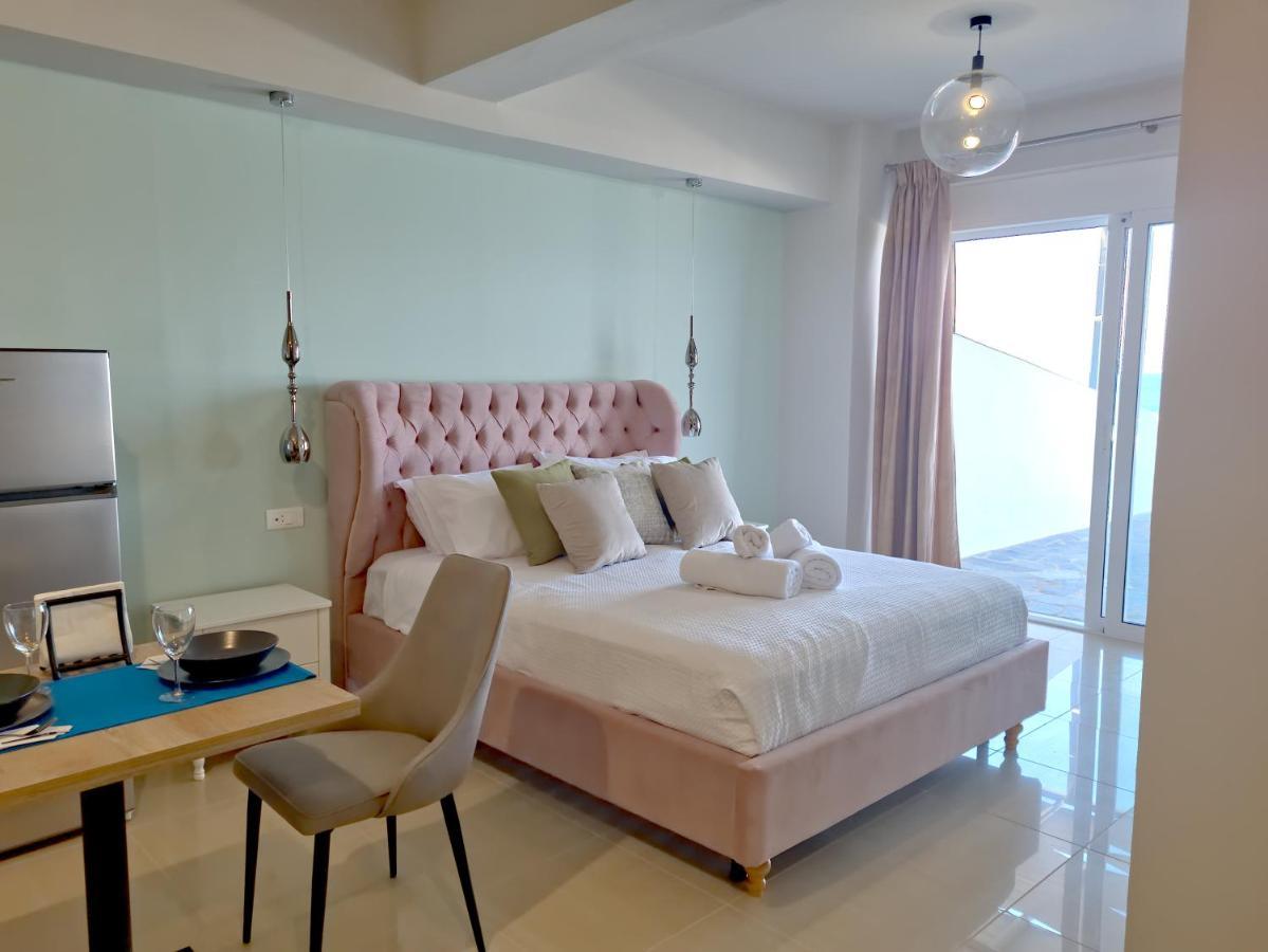 Epipleon Luxury Suites -106- Δωμάτιο 40Τμ Με Βεράντα 45Τμ Μπροστά Στην Θάλασσα นาฟปาคตอส ภายนอก รูปภาพ